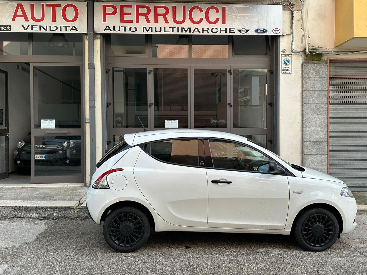Lancia Ypsilon 1.0 5 porte Hybrid Ecochic Gold