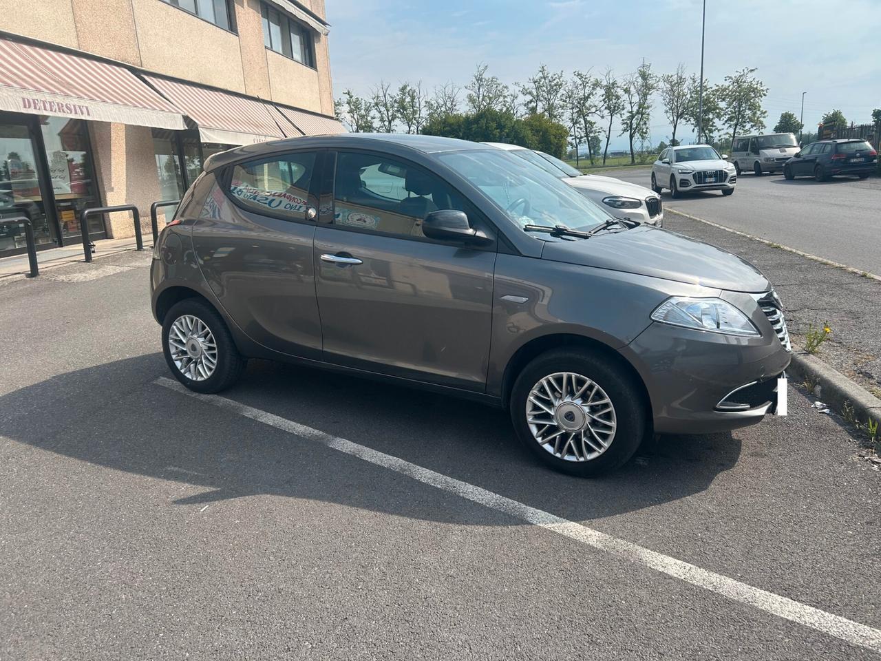 Lancia Ypsilon 0.9 TwinAir 85 CV 5 porte Metano Ecochic Gold