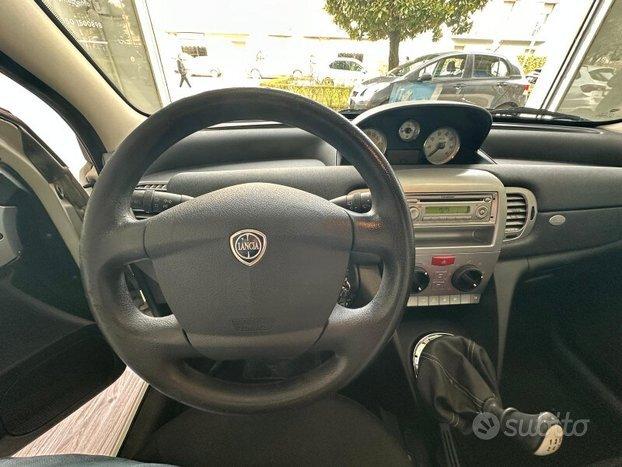 LANCIA Ypsilon 2 serie Ypsilon 1.2 Platino