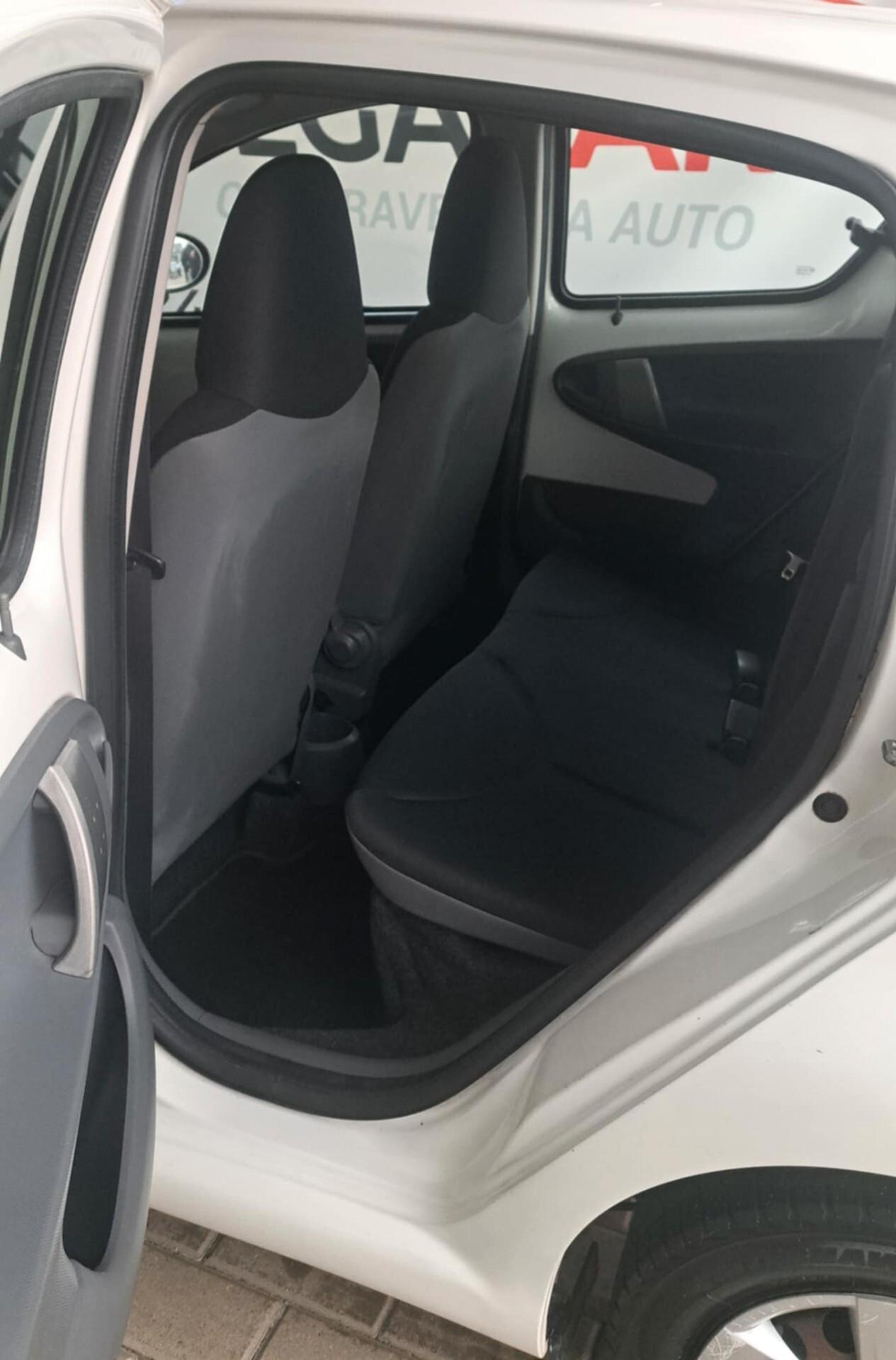 Toyota Aygo 1.0 12V VVT-i 5 porte Active Connect
