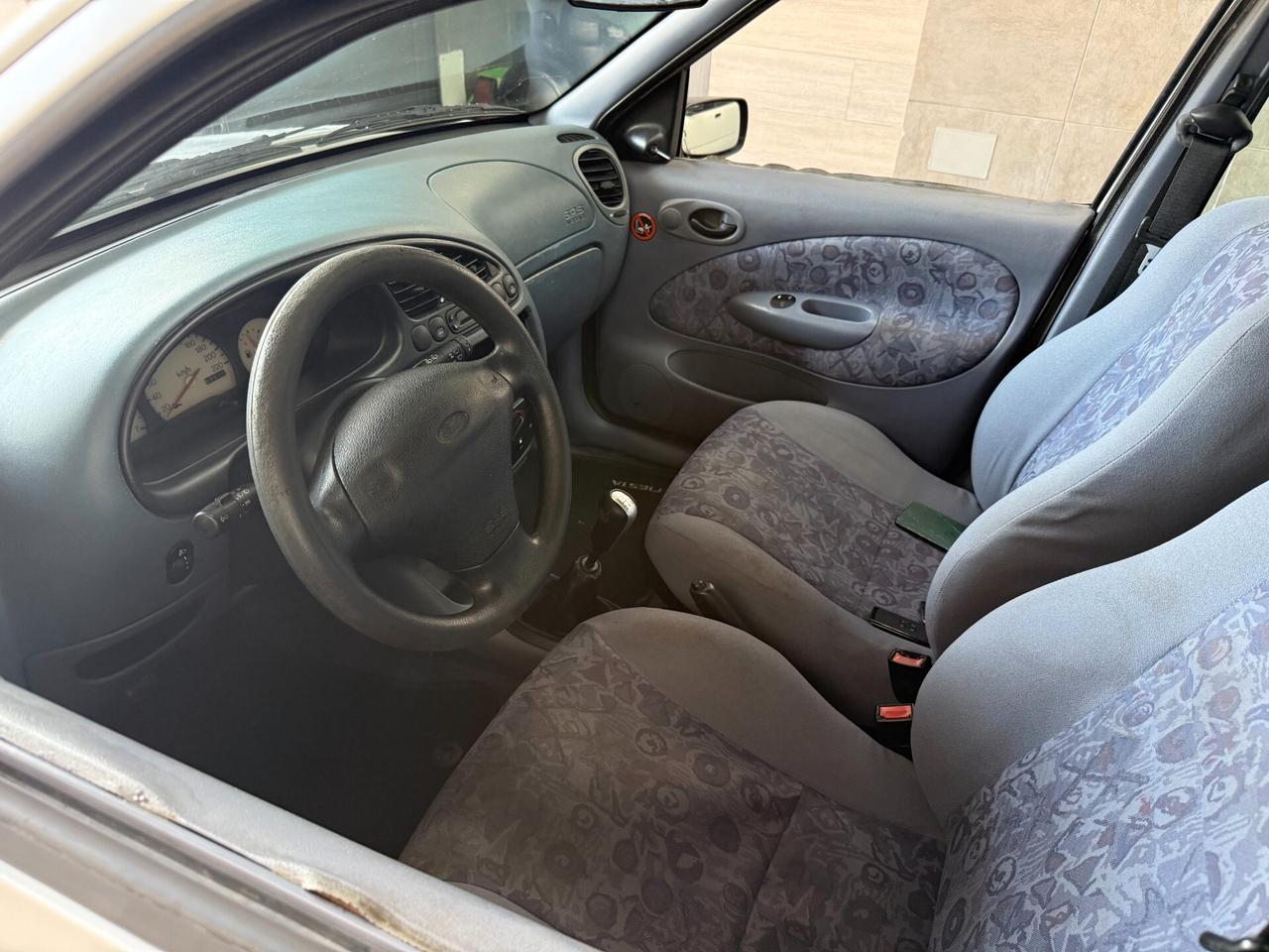 Ford Fiesta 1.2i 16V cat 5 porte Ghia