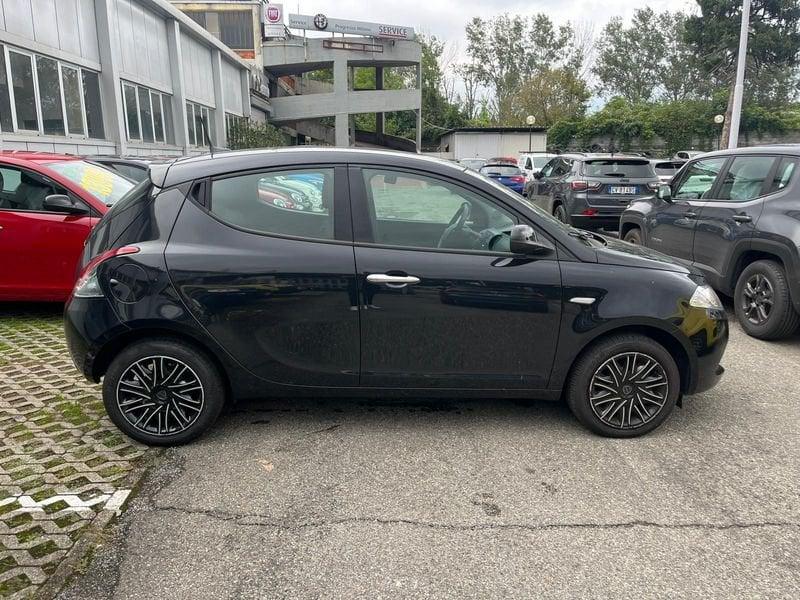 Lancia Ypsilon Ypsilon 1.0 FireFly 5 porte S&S Hybrid Silver Plus