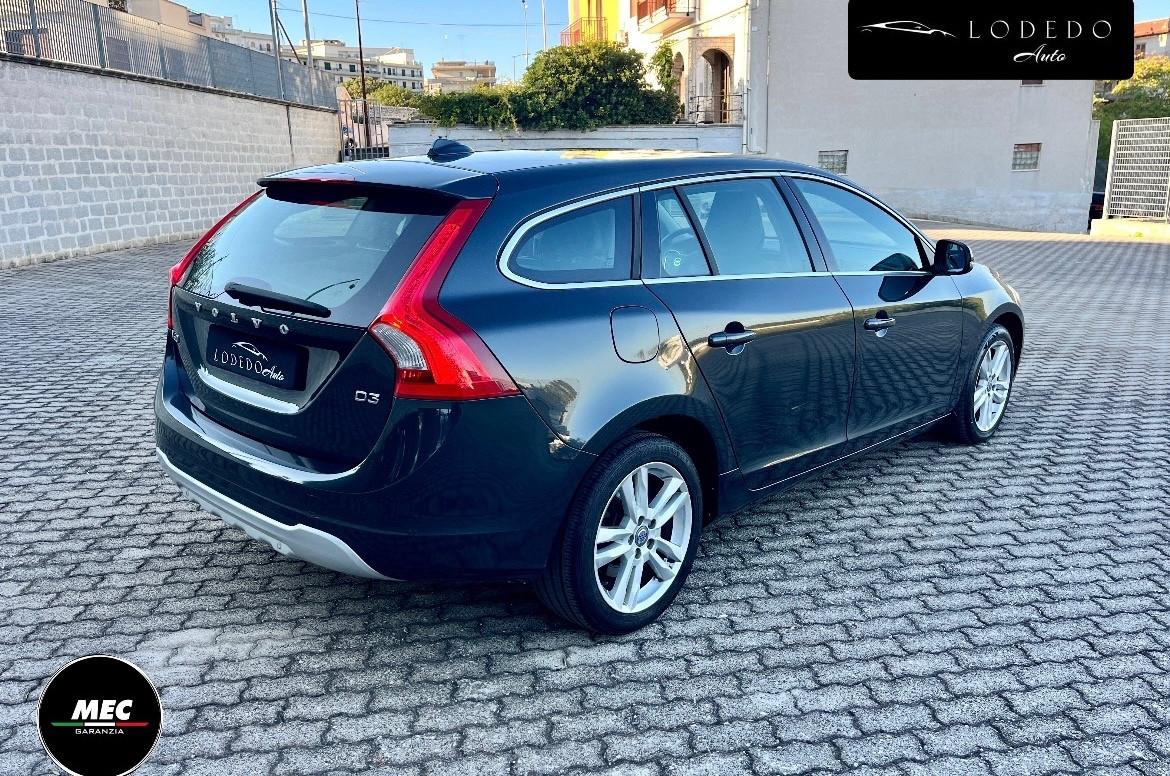 Volvo V60 D3 Momentum - 2013