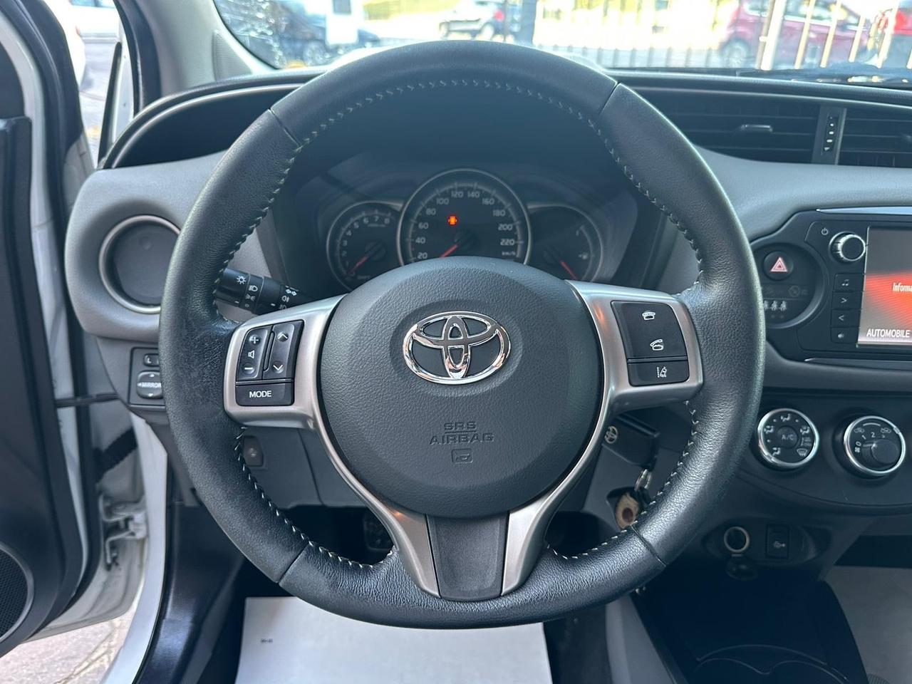 Toyota Yaris 1.0 5 porte Lounge 69CV NEO PATENTATI