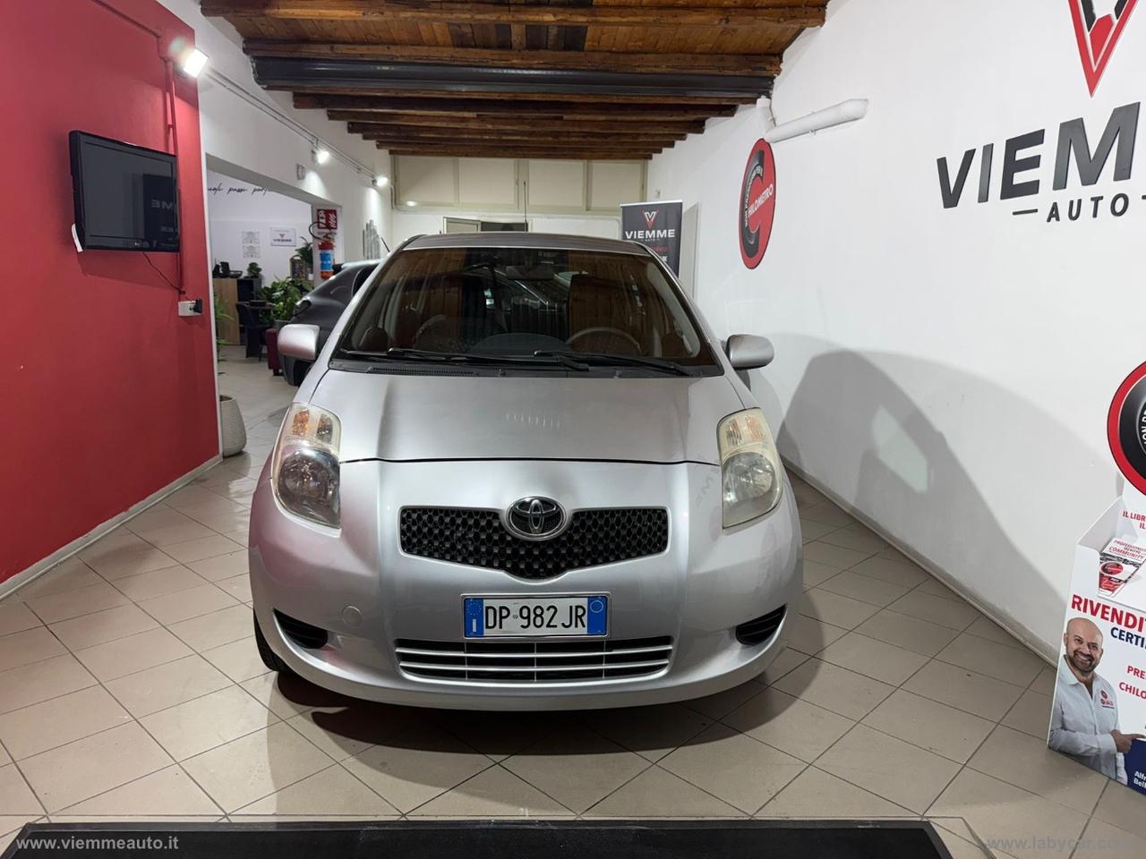 TOYOTA Yaris 1.0 5p. Now