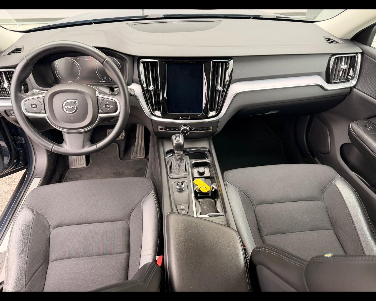 VOLVO V60 2.0 D3 MOMENTUM AUTO