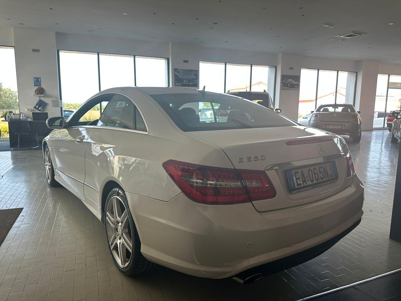 Mercedes-benz E 250 E 250 CDI BlueEFFICIENCY Avantgarde AMG