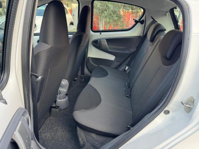 TOYOTA Aygo 1.0 12V VVT-i 5pt Connect Navi AUT.