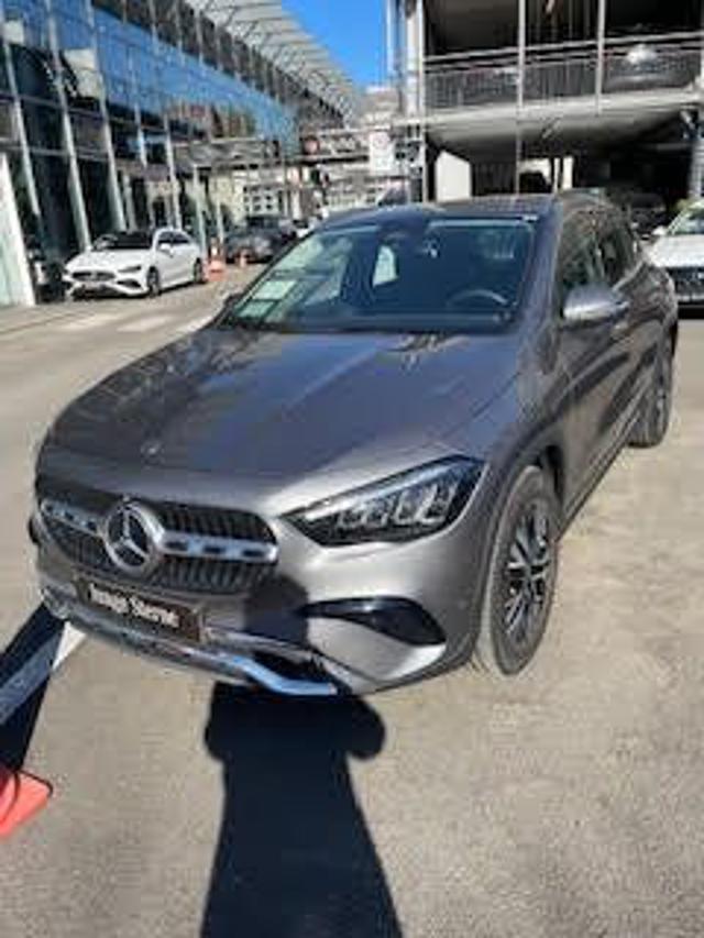 MERCEDES-BENZ GLA 180 d Automatic Progressive Advanced