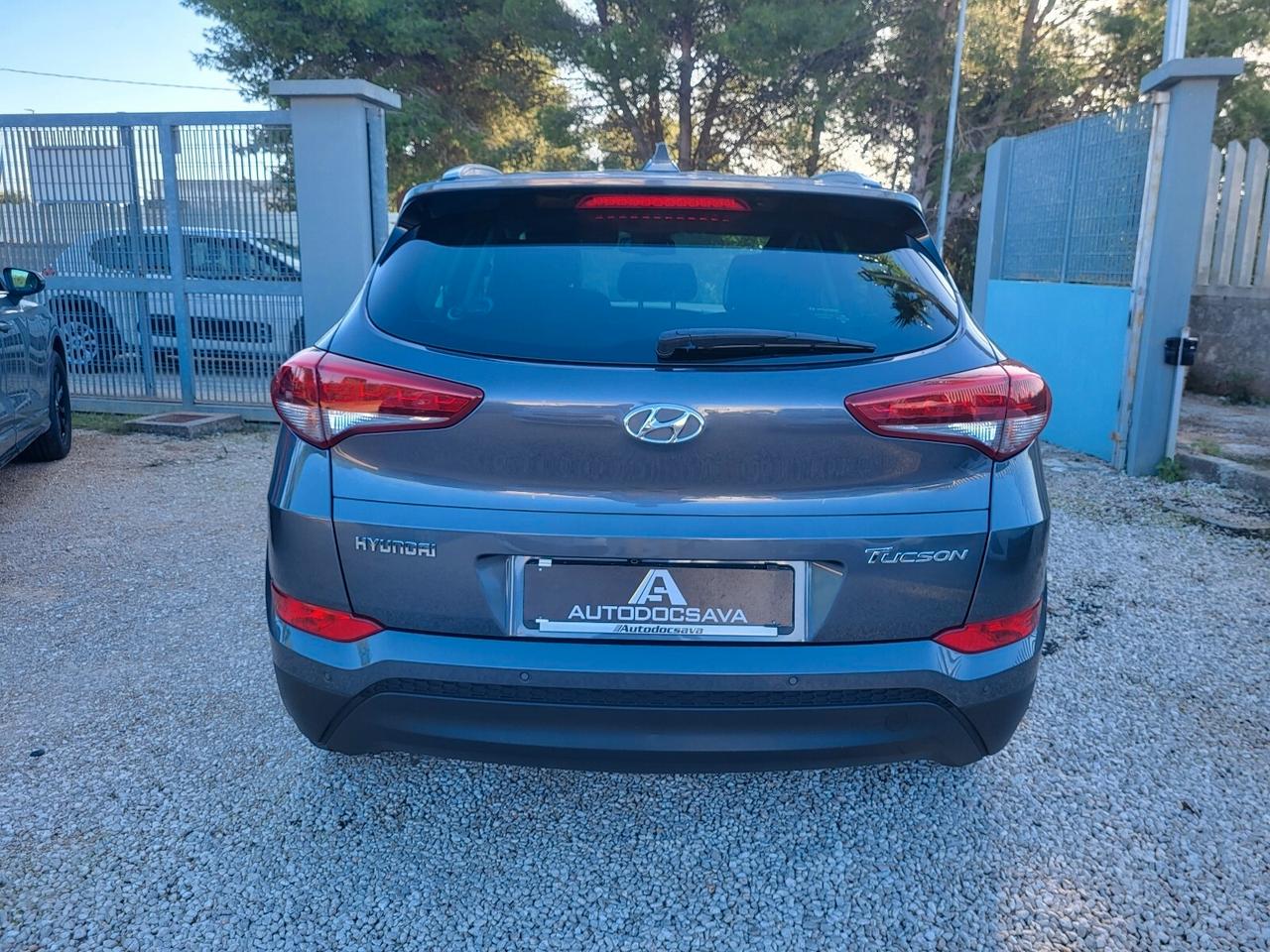 Hyundai Tucson 1.7 CRDi Comfort Retrocamera Led Diurni Navy...