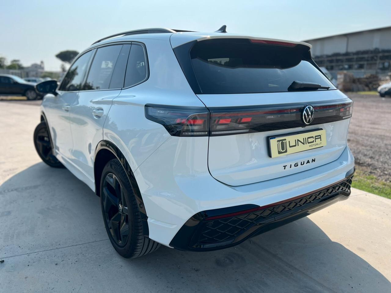 Volkswagen Tiguan 2.0 TDI 150 CV SCR DSG R-Line UNICOPRO TETTO UNICA