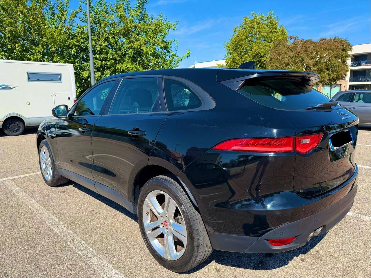 Jaguar F-Pace 2.0 D 180 CV aut. R-Sport