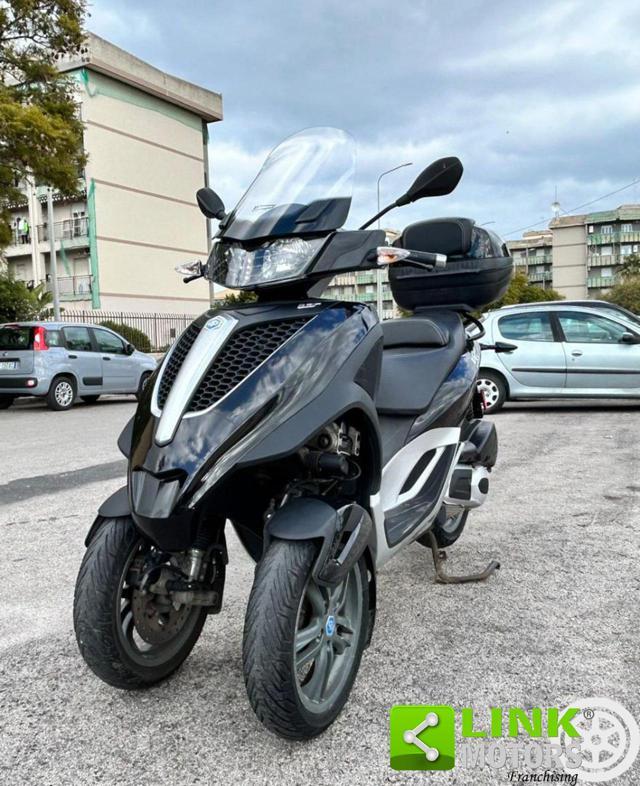 PIAGGIO MP3 LT 300 .