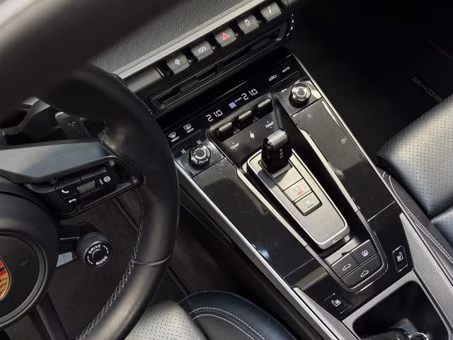 PORSCHE 911 Carrera 4S