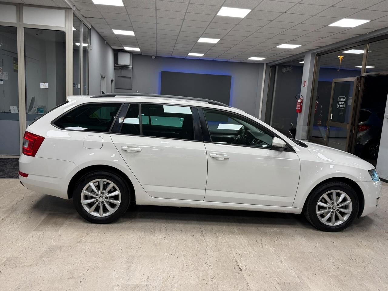 Skoda Octavia 1.6 TDI CR 110 CV DSG Wagon Style