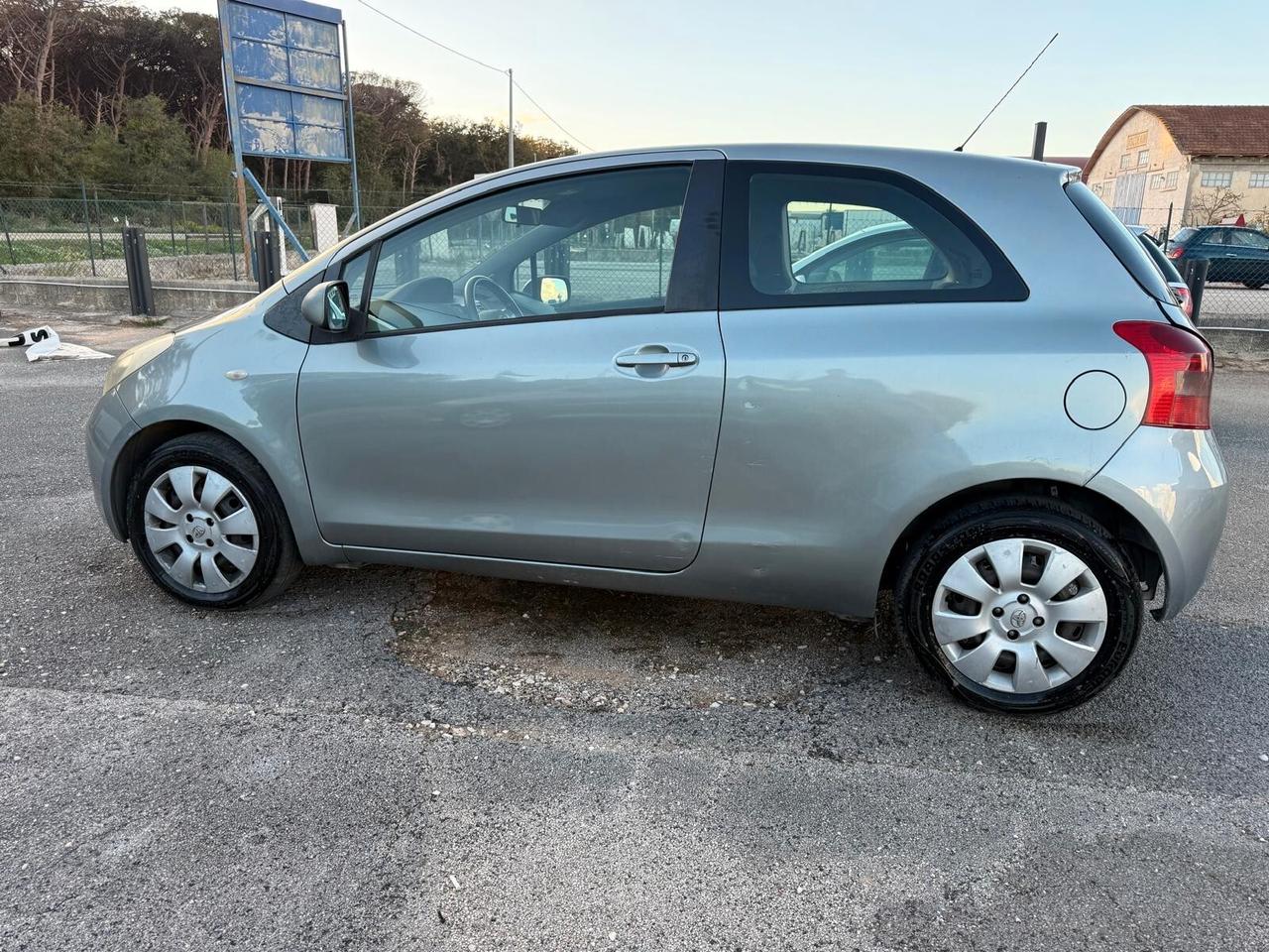 Toyota Yaris 1.4 D-4D 3 porte Sol