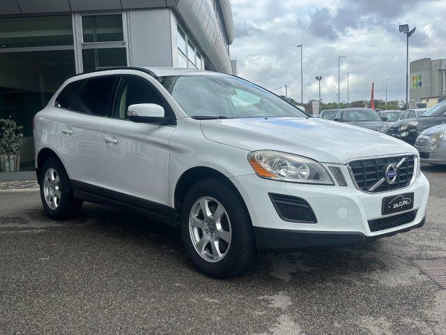 VOLVO XC60 D3 AWD Geartronic Momentum