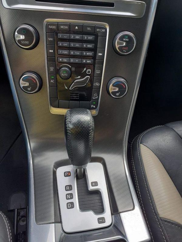 Volvo XC60 D5 AWD Geartronic R-design KM CERTIFIC-GARANZIA