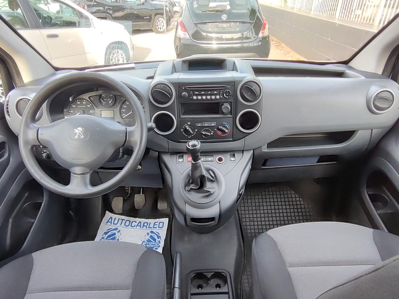 Peugeot Partner maxi prolungato 5 posti