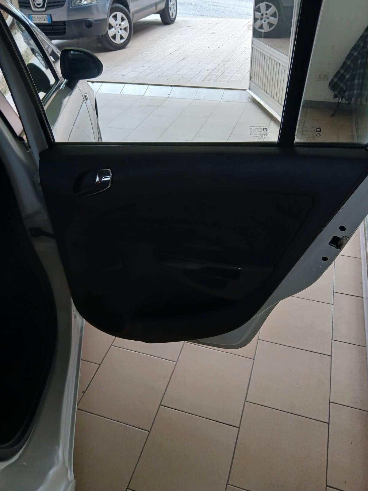 Opel Corsa 1.2 85CV 5 porte GPL-TECH Edition