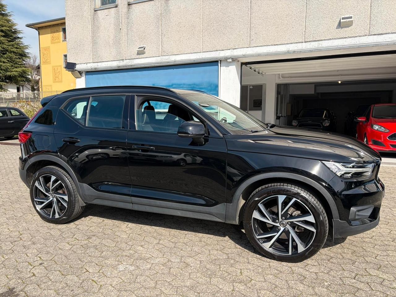Volvo XC40 D3 Geartronic R-design*EURO6*NAVI