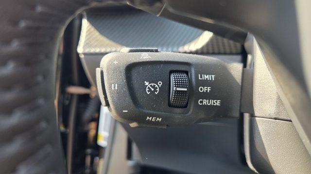 PEUGEOT 2008 Hybrid 145 e-DCS6 Allure PERMUTE OK NEOPAT.