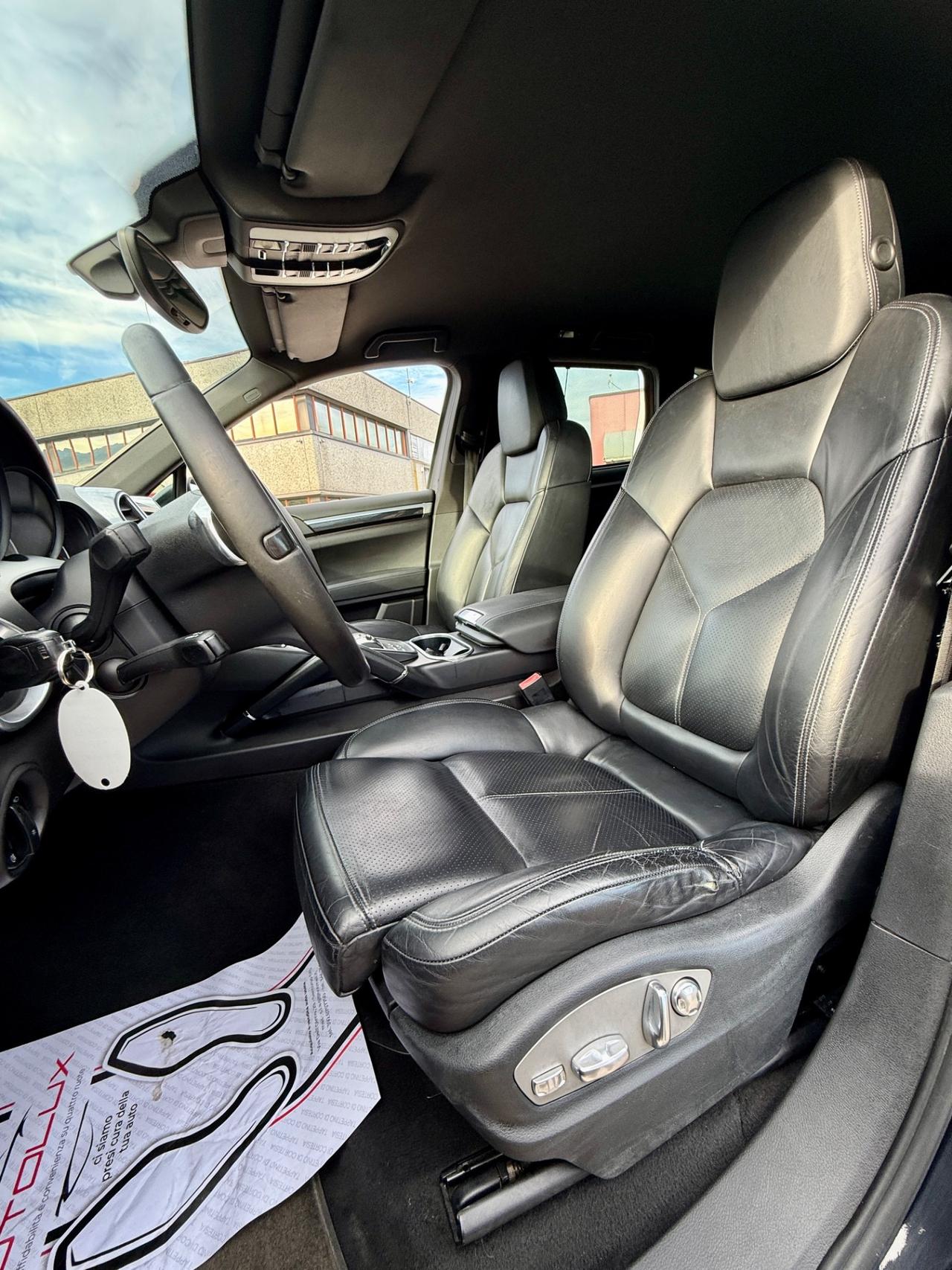 Porsche Cayenne 3.0 Diesel V6 SERVICE PORSCHE