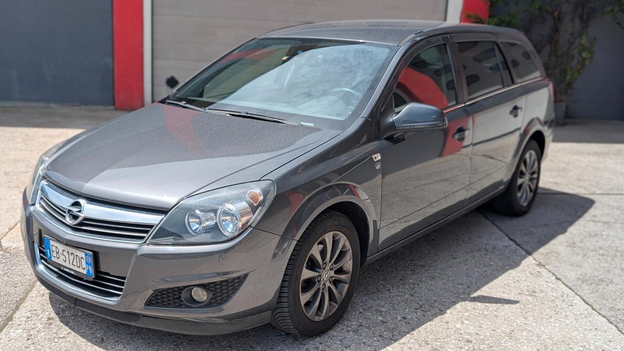 Opel Astra 1.6 16V GPL-TECH Station Wagon Edition