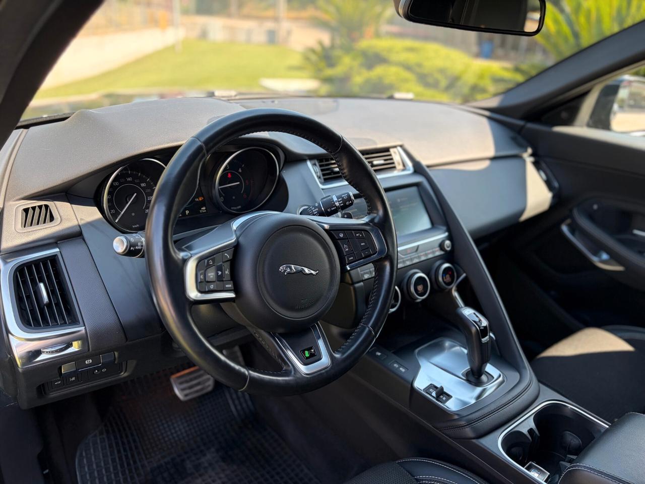 Jaguar E-Pace 2.0D 150 CV AWD aut. R-Dynamic HSE