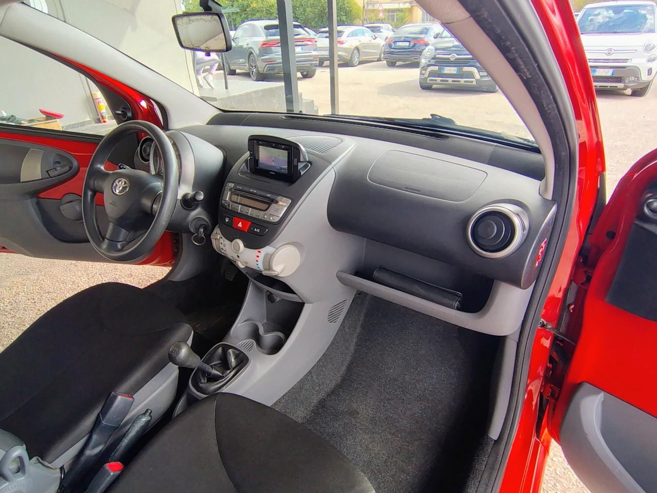 Toyota Aygo 1.0 12V VVT-i 5 porte Deep Ocean Connect