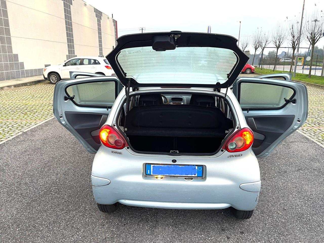 Toyota Aygo 1.0 12V VVT-i 5 porte Sol