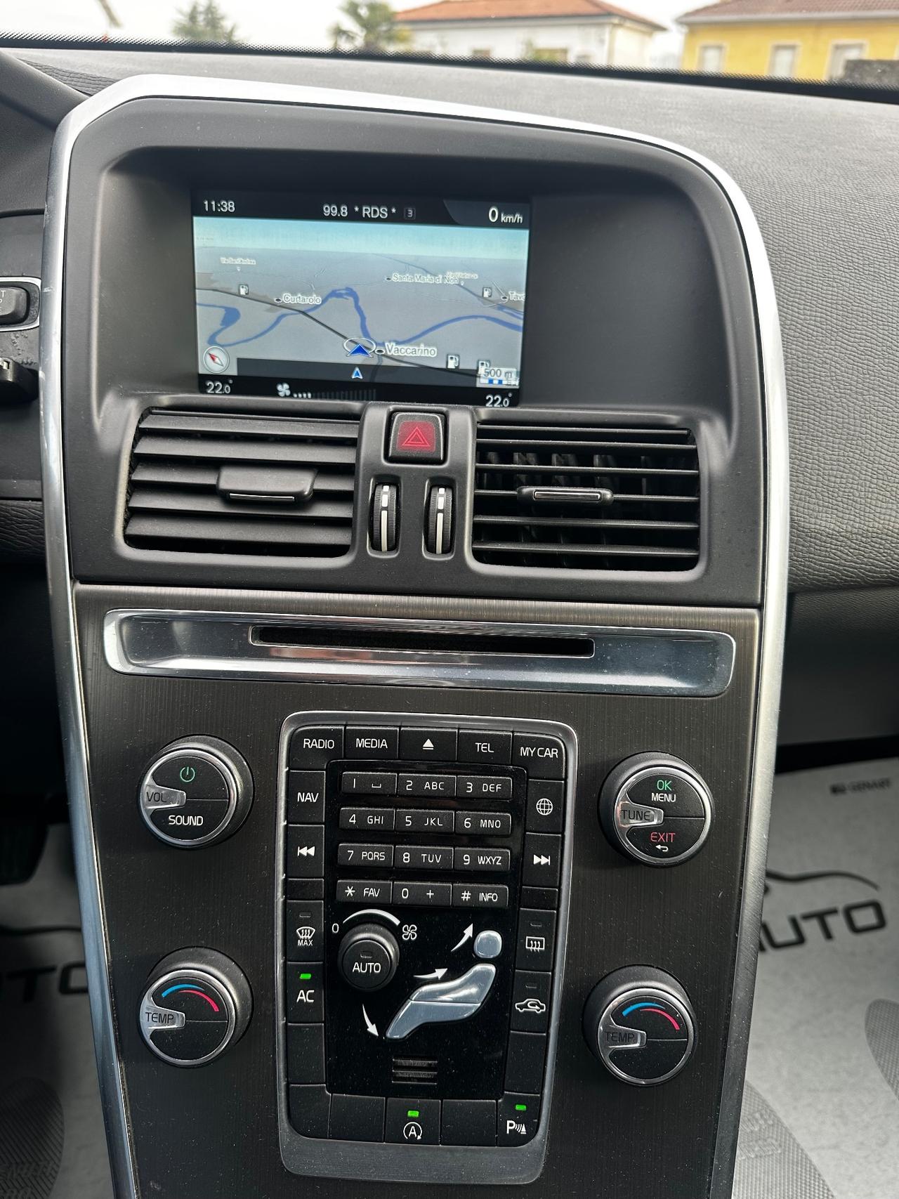 Volvo XC 60 XC60 D4 R-design Momentum EURO6