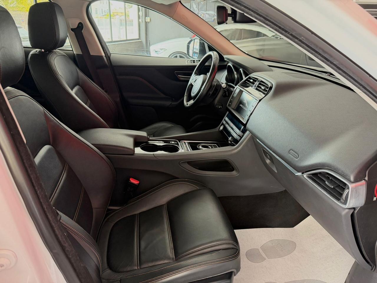 Jaguar F-Pace 2.0 D 180 CV AWD aut. Prestige