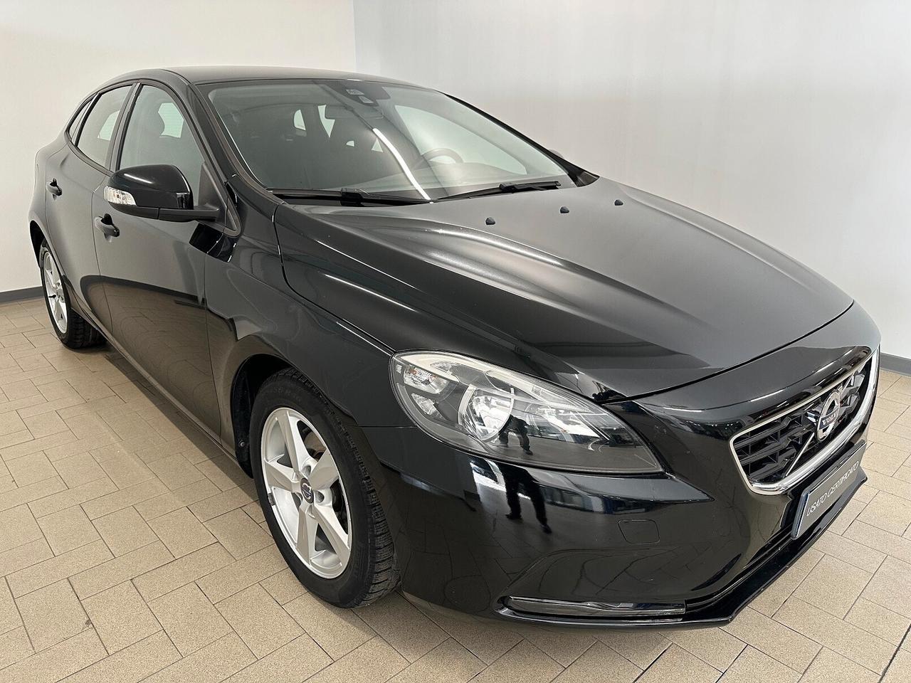 Volvo V40 1.6 D2 KINETIC - PER NEOPATENTATI