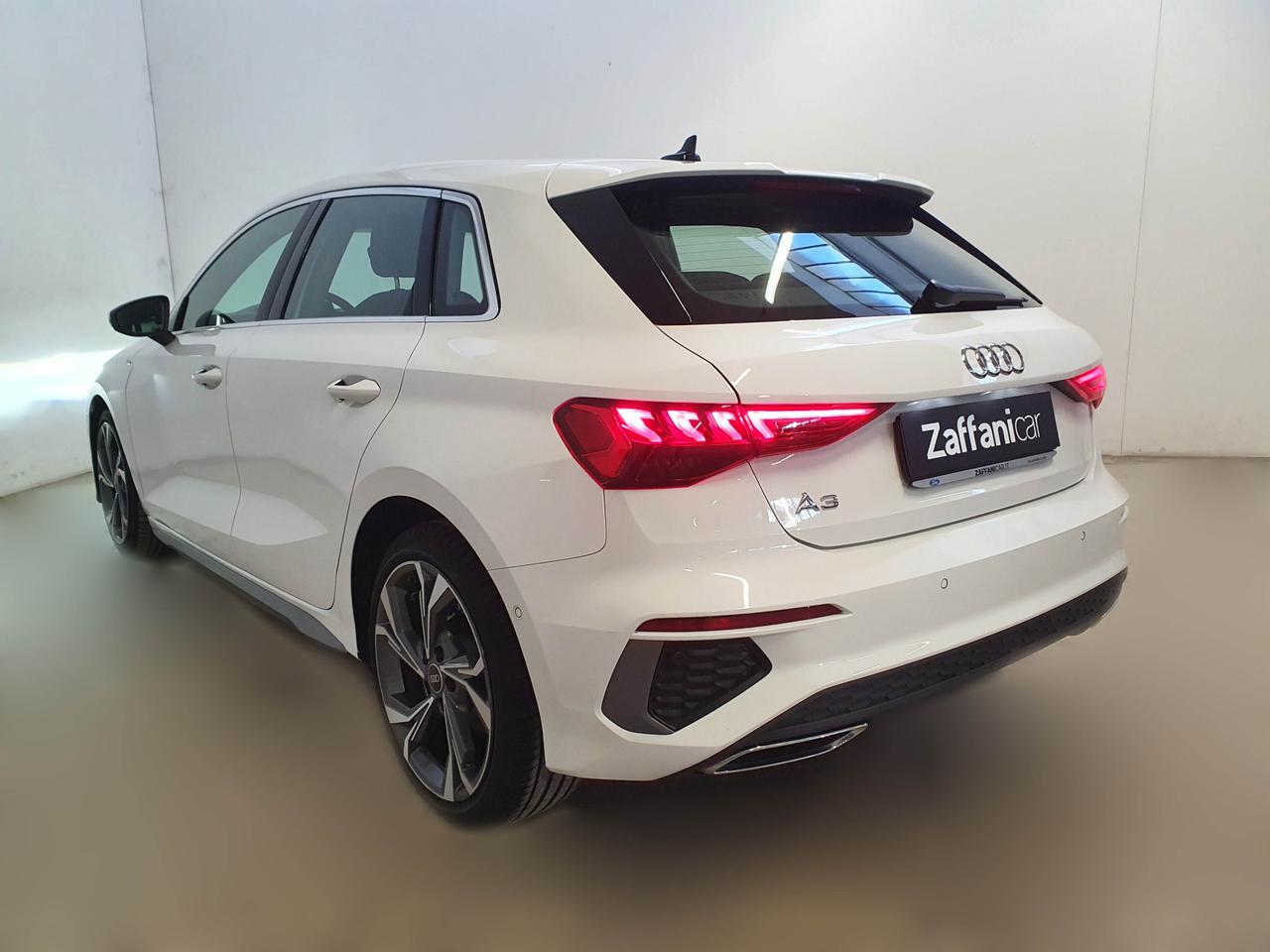 AUDI A3 4ª serie - A3 SPB 30 TDI S tronic S line edition