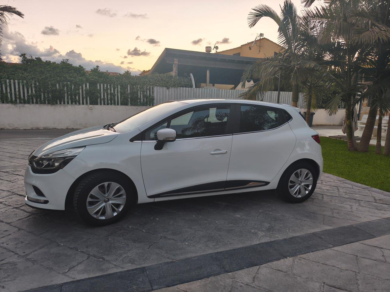 Renault Clio dCi 1.5 diesel 90 CV 5 porte Business