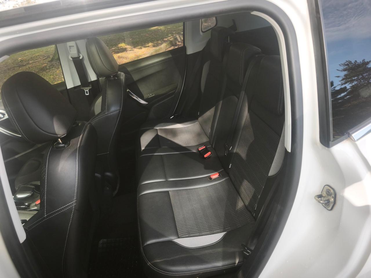 Peugeot 2008 1.6 e-HDi 115 CV Stop&Start Allure