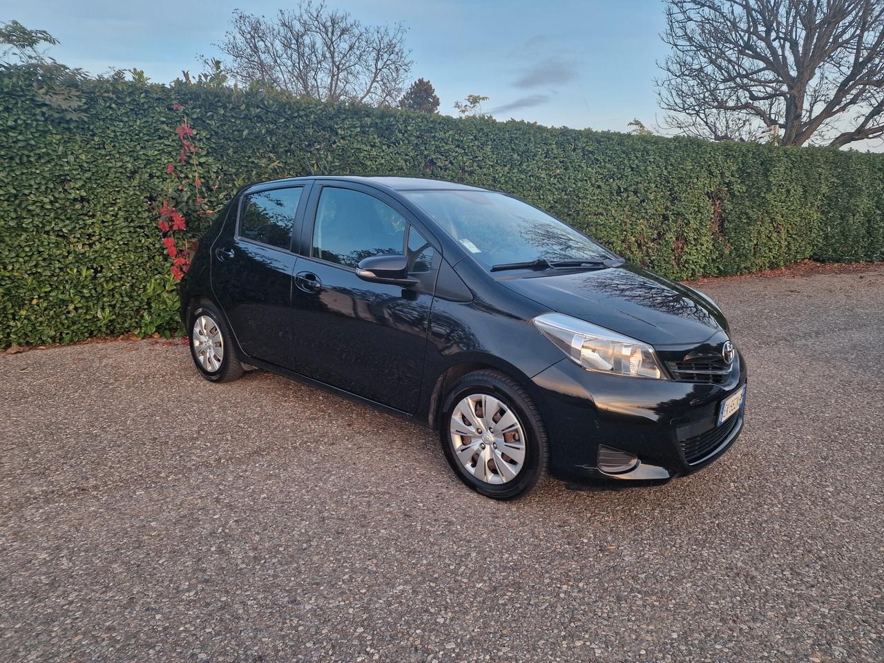 Toyota Yaris 1.0 5p
