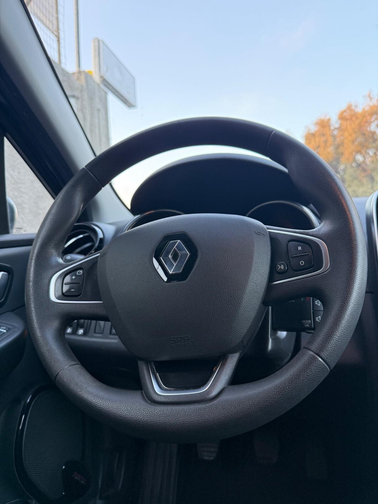 Renault Clio 0.9 TCe 90 CV GPL,Navigatore,Bluetooth,sensori dí parcheggio,ecc.