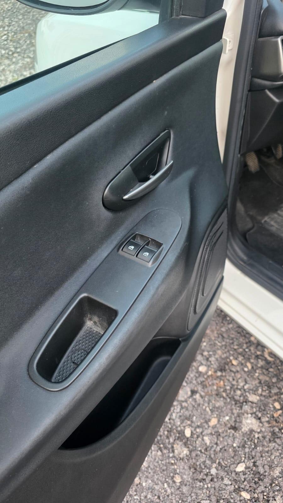 Lancia Ypsilon 1.2 69 CV 5 porte Elefantino