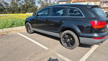 Audi Q7 3.0 V6 TDI 233CV quattro tiptronic