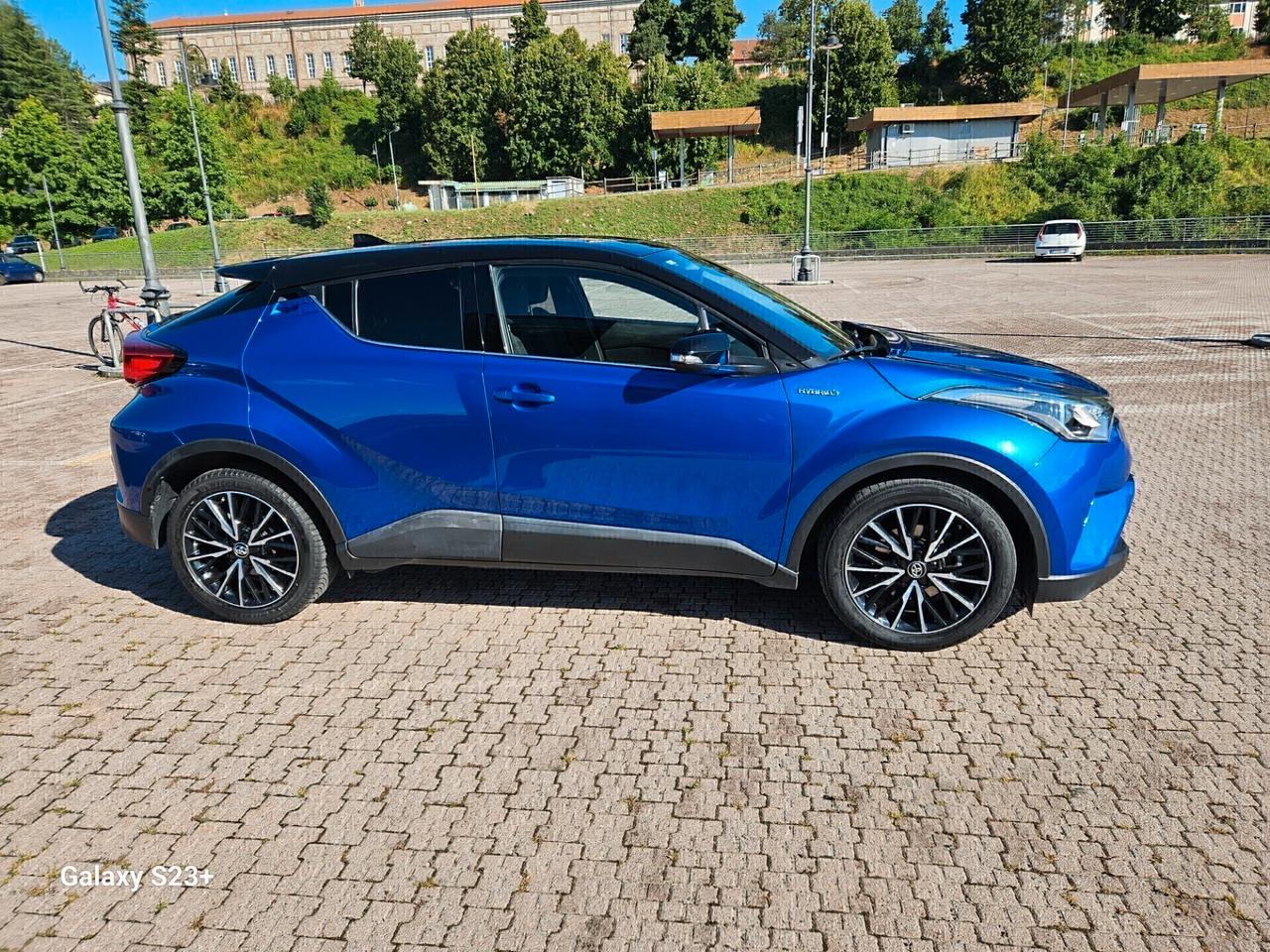 Toyota C-HR 1.8 Hybrid valutiamo usato /scambio