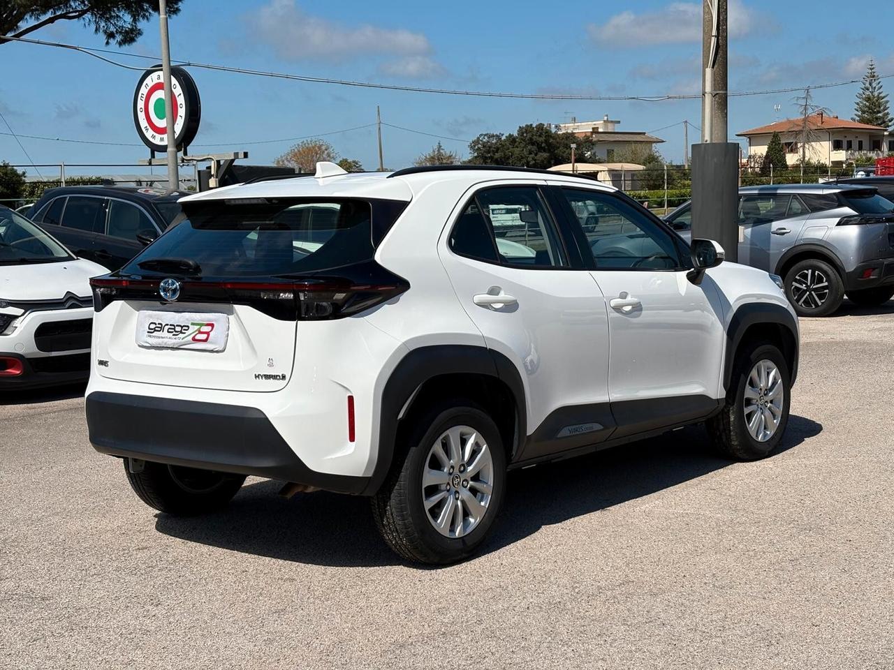 Toyota Yaris Cross 1.5 Hybrid 5p. E-CVT AWD-i Business