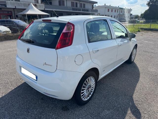 Fiat Grande Punto 1.3MJT 75 5p.Van Dyn. 4pti-ok neopatentati!!