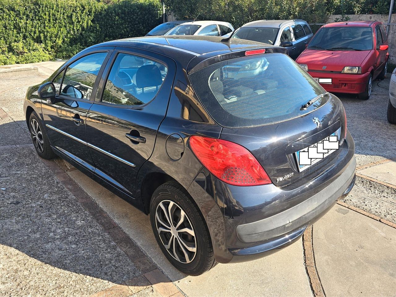 Peugeot 207 1.4 8V 75CV COMPLETAMENTE TAGLIANDATA