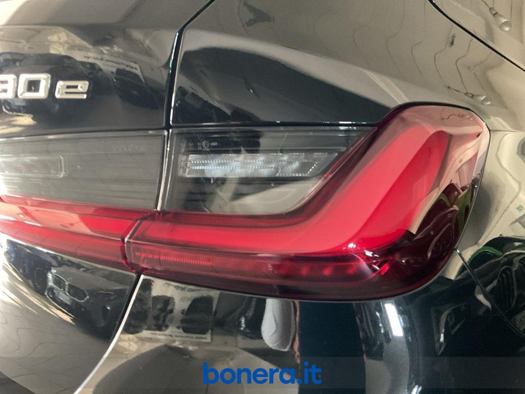 BMW Serie 3 Touring 330 e M Sport Pro Steptronic