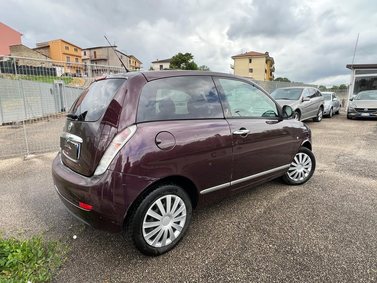 Lancia Ypsilon 1.3 MJT 75 CV Elle