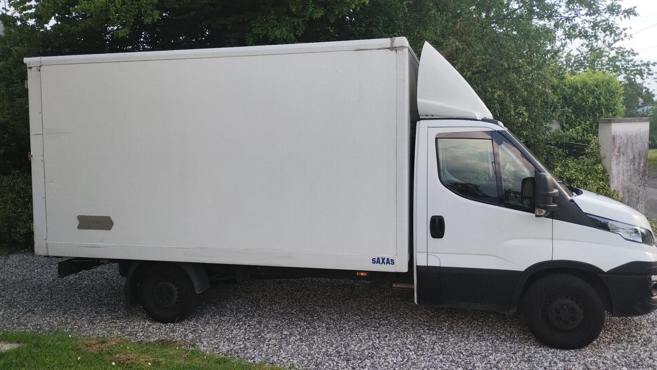 FURGONE IVECO DAILY CASSONATO