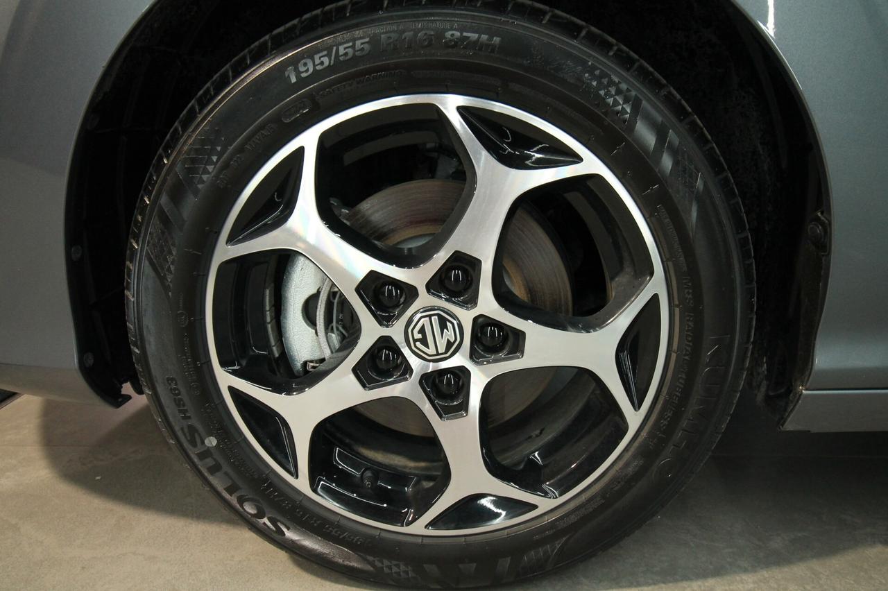 MG 3 1.5 102 CV HYBRID+LUXURY