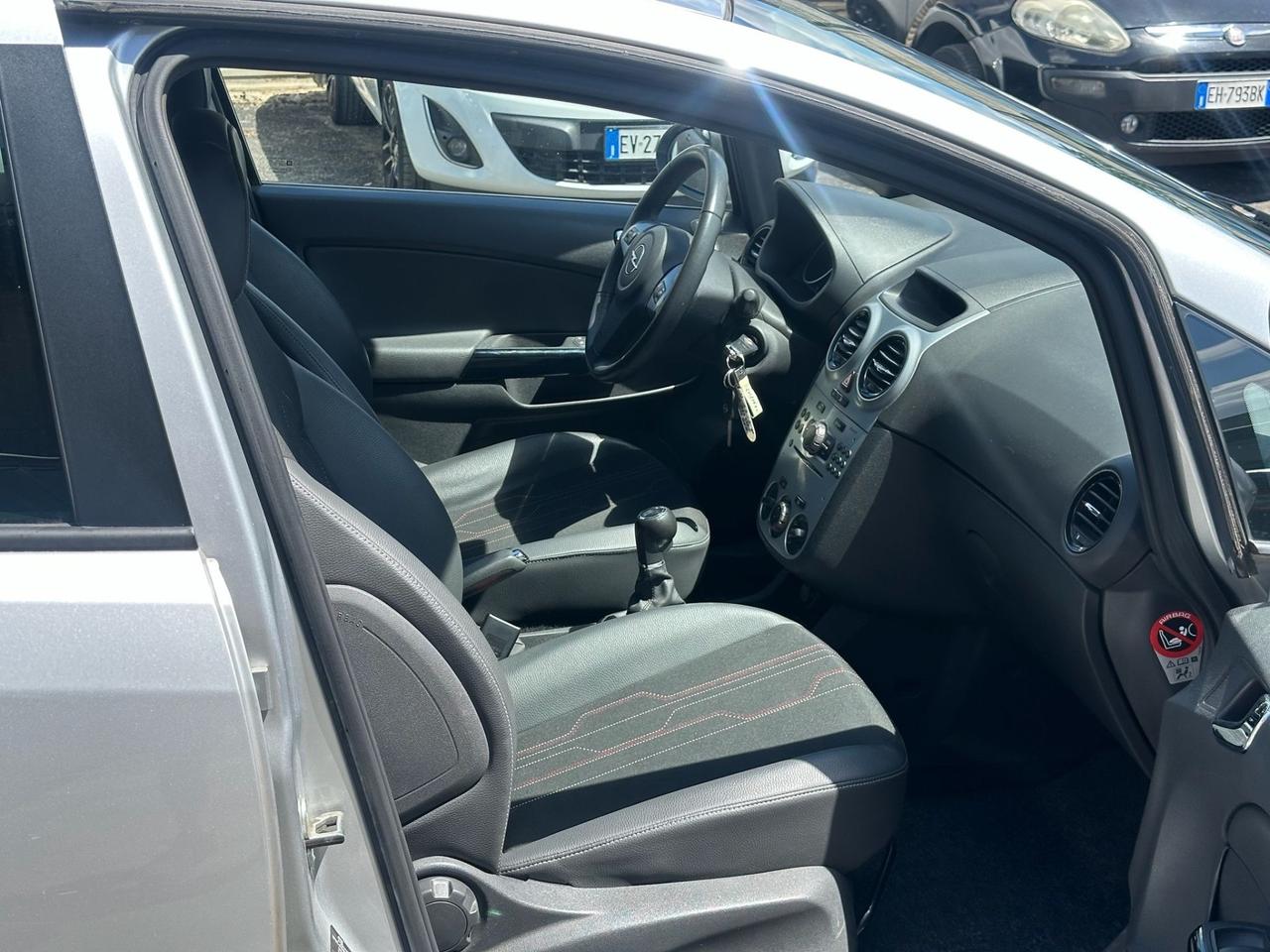 Opel Corsa 1.2 5 porte Sport